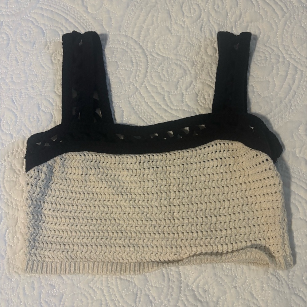 House of Harlow 1960 Black and Cream Crochet Crop Top
